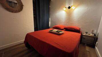 3 chambres, fer et planche Ă repasser, draps fournis