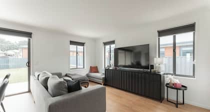 Stylish Family Home in Shorewell Park