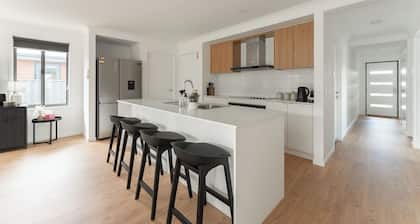 Stylish Family Home in Shorewell Park