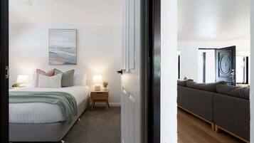 4 Schlafzimmer, Schreibtisch, Bügeleisen/Bügelbrett, kostenloses WLAN