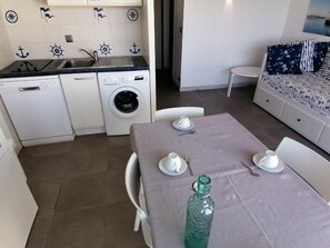 Interior - 3-room apartment for 6 with pool, WIFI, and parking in Port Camargue (Port Camargue)