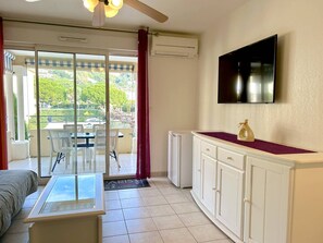 Interior - 2-room air-conditioned apartment with terrace and parking in Le Lavandou (Le Lavandou)