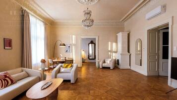 6 bedrooms, soundproofing, iron/ironing board, free WiFi