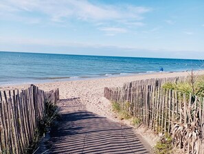 Beach - Sea-facing second floor of villa (Portiragnes)