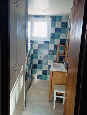 Hair dryer, soap, toilet paper - Sea-facing second floor of villa (Portiragnes)