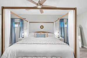 2 bedrooms, desk, travel crib, free WiFi