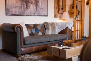 TV, fireplace, stereo