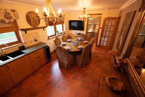 Dining - Gills View in Central Fort William (Fort William)
