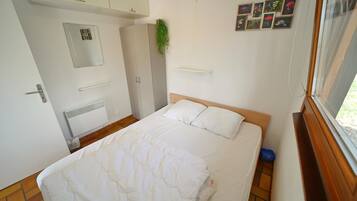 House | 2 bedrooms, individually furnished, bed sheets