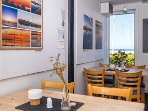 Luxury Apartment, 3 Bedrooms | Dining