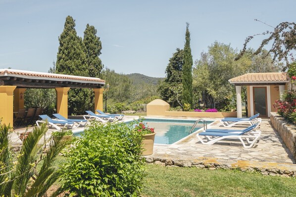 Piscina interna, piscina externa