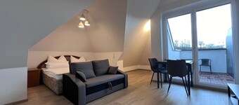 Quiet and central apartment with great connections 