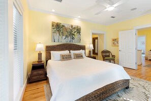 4 bedrooms, iron/ironing board, travel cot, free WiFi - ☀️ ️Coastal Bliss Awaits at Mellow Yellow | Steps from the Beach! (Panama City Beach)