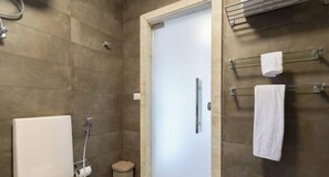 Departamento superior, 3 habitaciones, vista a la ciudad | Baño
