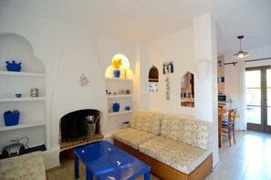 House | Living room - Holiday Home in Pals Near Sandy Beach (Pals)