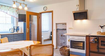 Ground floor apartment for rent on a three-sided farm near the Tharandt forest