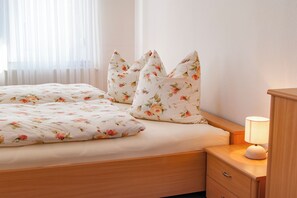 2 chambres, fer et planche à repasser, Wi-Fi, draps fournis