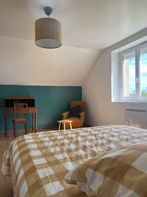 2 bedrooms - House near the landing beaches (Bernesq)