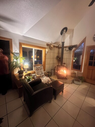 Spacious 5-bedroom lodge in welcoming Bonners Ferry with AC, WiFi