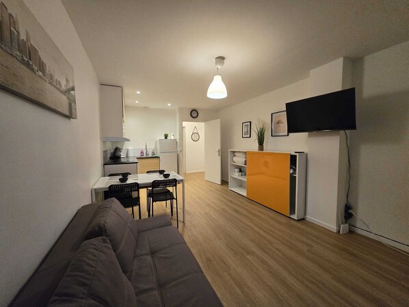 Living area - Apartment Paris Centre 19eme (Paris)