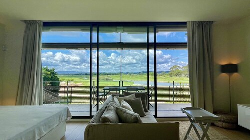 Studio on Golf Course Near Sandy Beach