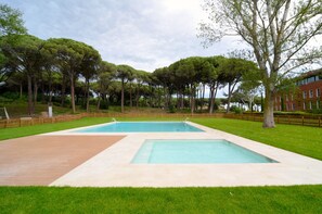 House | Pool | Outdoor pool - Studio on Golf Course Near Sandy Beach (Torroella de Montgrí)