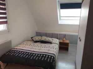 2 dormitorios, tabla de planchar con plancha, wifi y ropa de cama