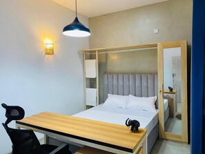 2 chambres, fer et planche à repasser, Wi-Fi, draps fournis