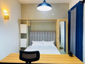 2 chambres, fer et planche à repasser, Wi-Fi, draps fournis