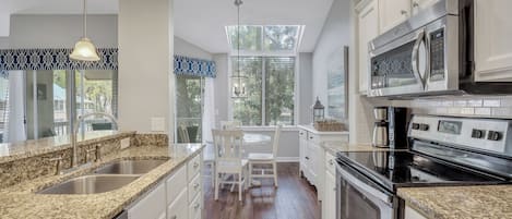 Fridge, microwave, stovetop, dishwasher