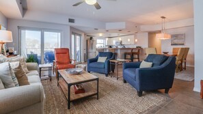 智能电视、书、影片库