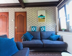 House | Dining - Bungalow in North Holland Coast (Sint Maartensvlotbrug)