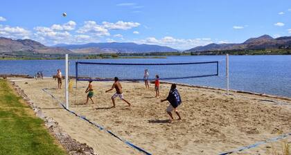 Sky-View Cottage - 5 Bedroom View home with 2 kitchens