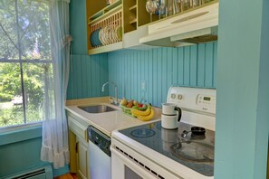 Mikroaaltouuni, uuni, liesi, astianpesukone