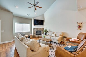 House (4 Bedrooms) | Front of property