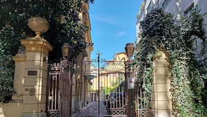 House | 4 bedrooms, high-speed internet - Rare Large and Elegant Rome Apartment in Prati Neighborhood Perfect for Families or Friends (Rome)