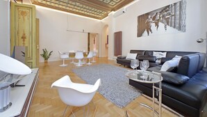 House | 4 bedrooms, high-speed internet - Rare Large and Elegant Rome Apartment in Prati Neighborhood Perfect for Families or Friends (Rome)