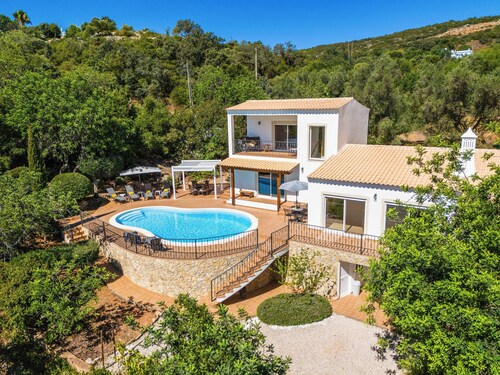 Stunning villa, ideal for families or groups seeking comfort and privacy