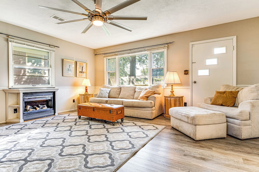 2 Mi to Purdue: Modern Home in West Lafayette - Otterbein, IN