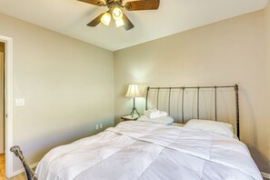 House (4 Bedrooms) | Interior - 5 Mi to Downtown - Peaceful Home in Casa Grande (Casa Grande)