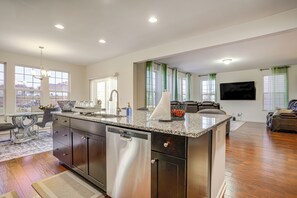 House (4 Bedrooms) | Interior