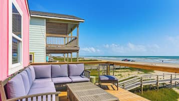 House (2 Bedrooms) | Front of property