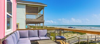 Beachfront Cottage w/ Boardwalk in Freeport