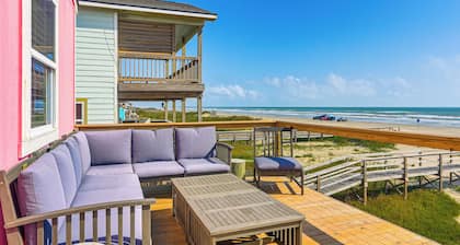 Beachfront Cottage w/ Boardwalk in Freeport