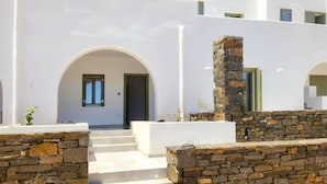 Unclassified image, 4 of 23, button - Ampelas Nostalgia Gem - Seaview Getaway in Paros (Paros)