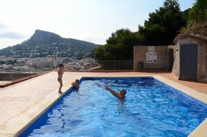 Apartment | Pool - Studio by Costa Brava Beach With Pool (Torroella de Montgrí)