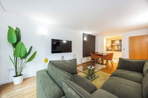 Luxury Apartment | Living area - Grain Store One Bed Luxury Property  (London)