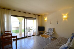 Living room - Apartment in Estartit Near Sand Beach (Torroella de Montgrí)