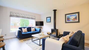 Smart TV, fireplace, offices