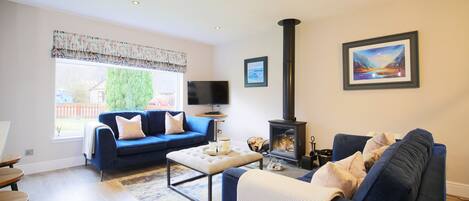 Smart TV, fireplace, offices